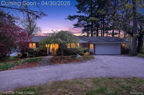 630 Sunset, White Lake, MI, 48383-2865 | Card Image