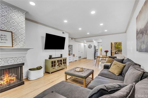 2542 W Macarthur Boulevard, Santa Ana, CA, 92704 | Card Image