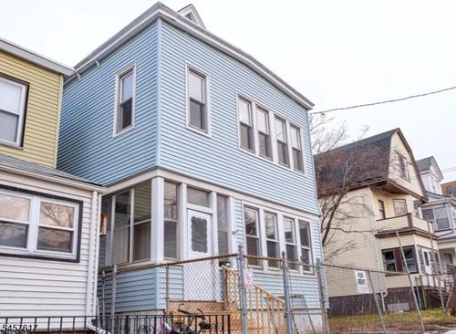 1-811 Parker St, Newark, NJ, 07104-2317 | Card Image