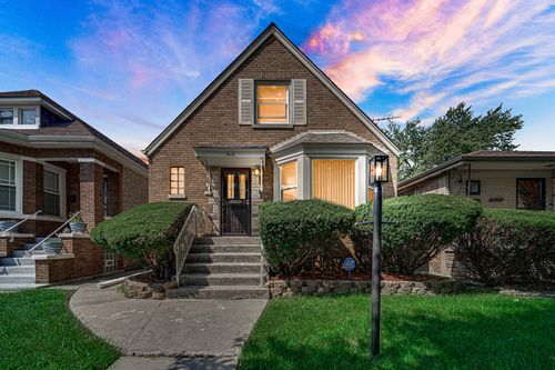 8610 S Vernon Ave, Chicago, IL, 60619-6015 | Card Image