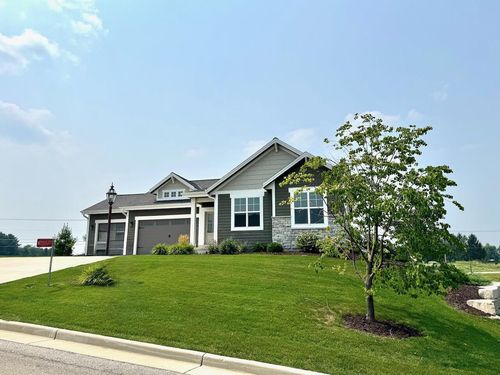 W255S5377 Primrose Lane, Waukesha, WI, 53189 | Card Image
