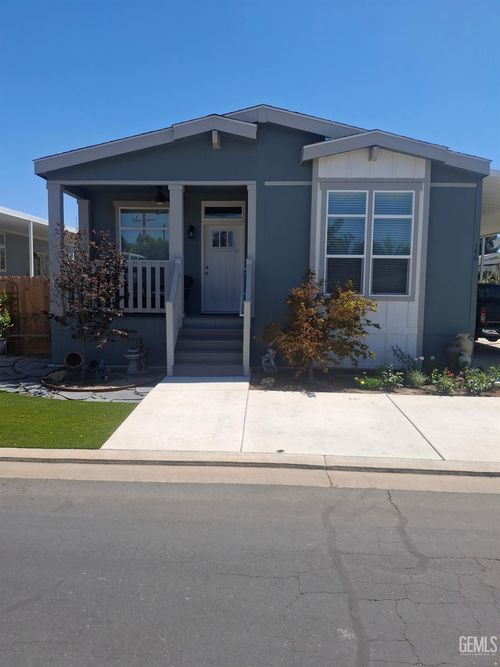 spc-146-100 S Westwood St, Porterville, CA, 93257-7726 | Card Image