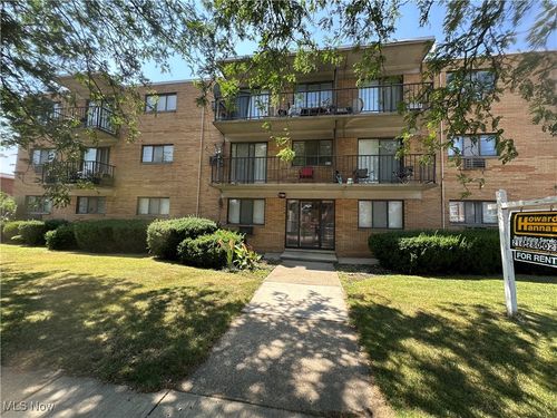 17901 Lake Shore Blvd, Cleveland, OH, 44119-1266 | Card Image