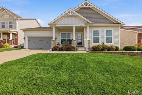 131 Countryshire Dr, Lake St Louis, MO, 63367-5804 | Card Image
