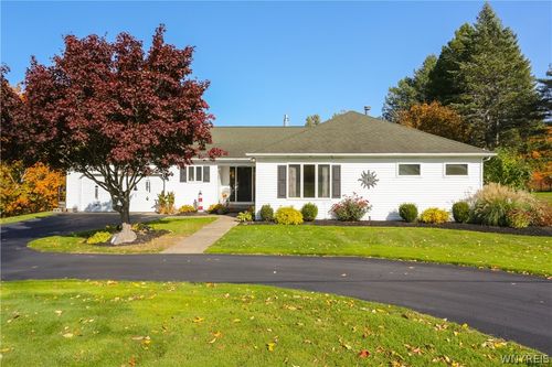 701 Willardshire Rd, Orchard Park, NY, 14127-2038 | Card Image
