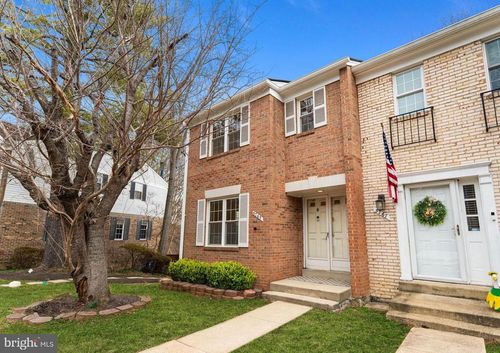 5765 Heritage Hill Dr, ALEXANDRIA, VA, 22310-2322 | Card Image