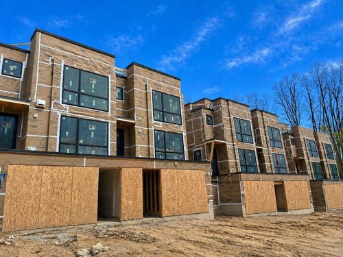1-1128 Longshore Dr, Ann Arbor, MI, 48105 | Card Image