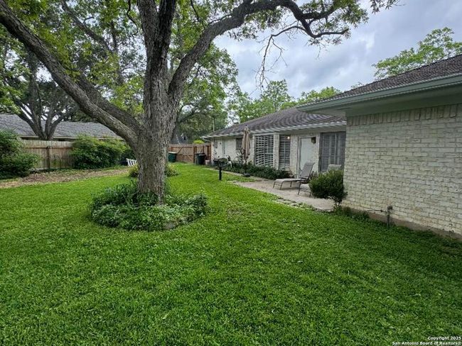 204 Hampshire St, House other with 3 bedrooms, 2 bathrooms and null parking in Victoria TX | Image 9