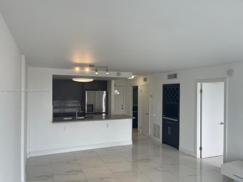 apt-308-3750 Ne 169th St, North Miami Beach, FL, 33160-3221 | Card Image