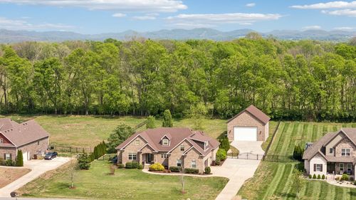 1067 Caballo Trl, Gallatin, TN, 37066-3202 | Card Image
