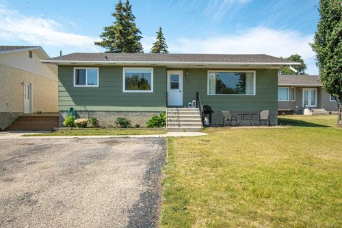 9507 98 Ave, Sexsmith, AB, T0H | Card Image