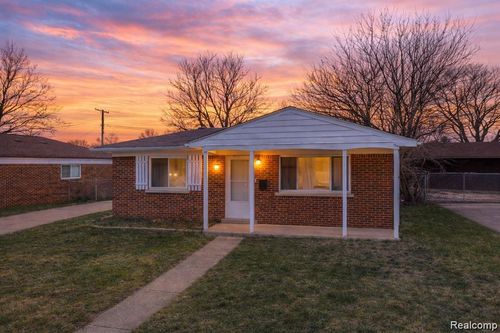 3903 Gloria St, Wayne, MI, 48184-1956 | Card Image