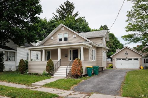 709 Lansing St, Watertown, NY, 13601-1518 | Card Image