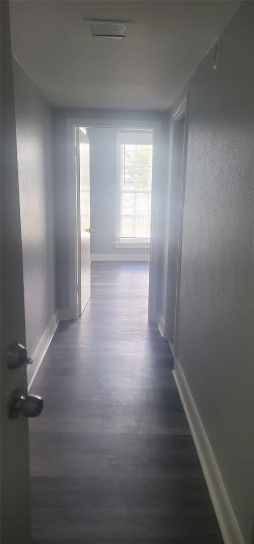 pecan-800 Travis St, Columbus, TX, 78934-1960 | Card Image