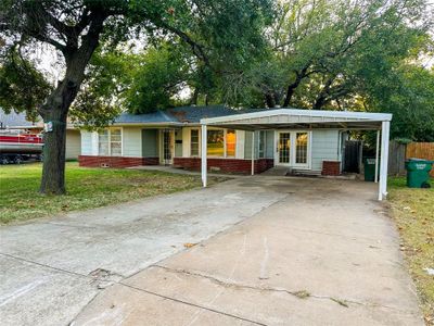 1103 N Howeth Street, House other with 2 bedrooms, 2 bathrooms and null parking in Gainesville TX | Image 2