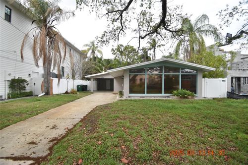 528 Suwanee Cir, Tampa, FL, 33606-3831 | Card Image