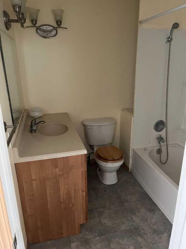 1 Selkirk Avenue, House other with 4 bedrooms, 2 bathrooms and 1 parking in Hughenden AB | Image 10