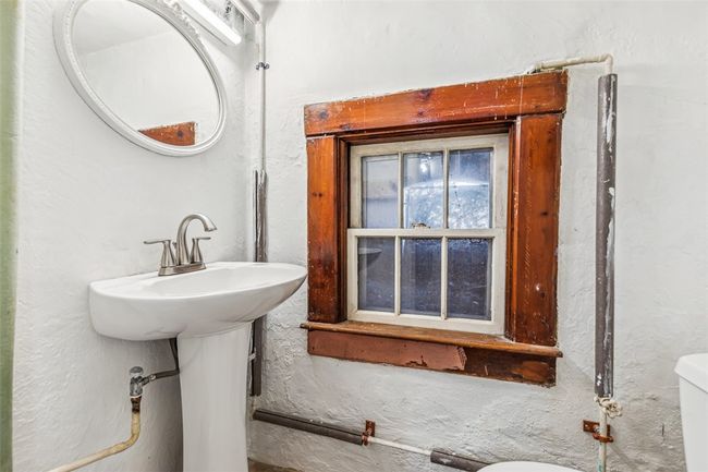 244 Summer St, House other with 3 bedrooms, 2 bathrooms and 6 parking in Cranston RI | Image 27
