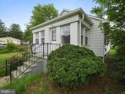 108 E 12th Ave, RANSON, WV, 25438-1574 | Card Image