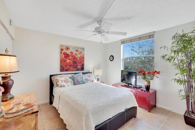 APT-301 - 7300 Lake Circle Dr, Condo with 2 bedrooms, 2 bathrooms and null parking in Margate FL | Image 13