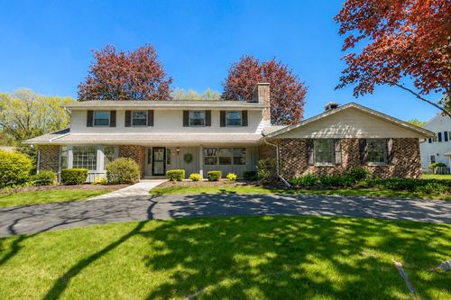 18120 Le Chateau Drive, Brookfield, WI, 53045 | Card Image