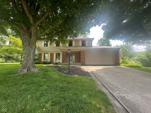 1289 Woodcreek Dr, Greenwood, IN, 46142-8377 | Card Image