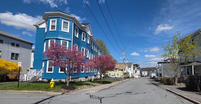 APT-2 - 20 Reeves St, Condo with 3 bedrooms, 1 bathrooms and 2 parking in Worcester MA | Image 41