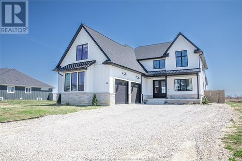 46 Belleview Dr, Cottam, ON, N0R | Card Image