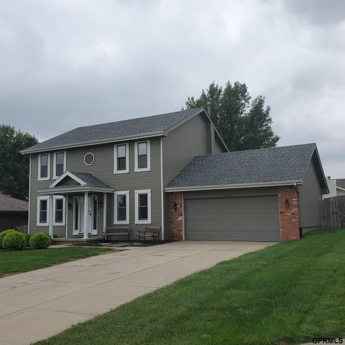 17111 Hickory Cir, Omaha, NE, 68130-1221 | Card Image