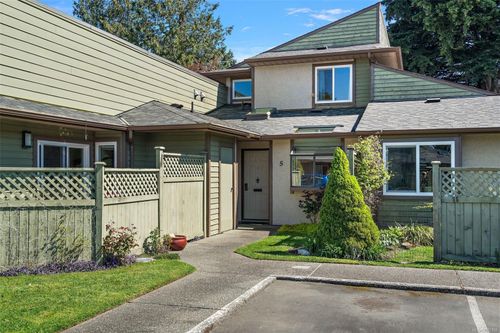 5-10008 Third St, Sidney, BC, V8L3B3 | Card Image