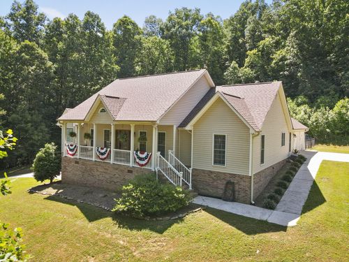 215 Virgil Thomas Dr, Jasper, TN, 37347-5464 | Card Image
