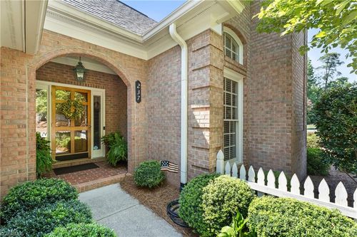237 Village Green Sq, Winston Salem, NC, 27104-4485 | Card Image