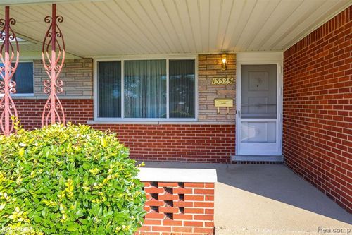 13325 Iowa Dr, Warren, MI, 48088-3139 | Card Image