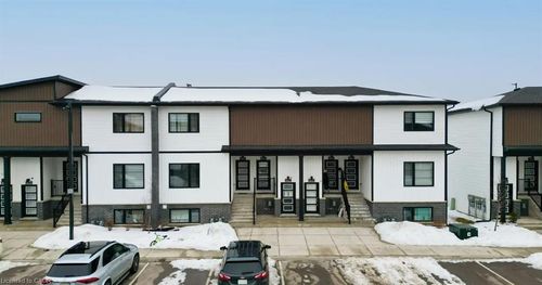 632-4263 4th Ave, Niagara Falls, ON, L2E0C2 | Card Image