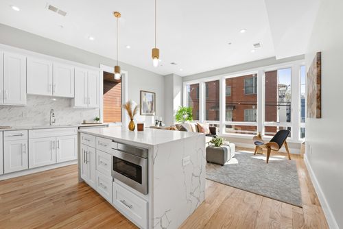 126 Dekalb Ave, Jersey City, NJ, 07306-5715 | Card Image