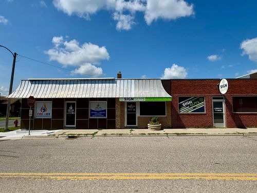 122 S Vine Street, Fergus Falls, MN, 56537 | Card Image