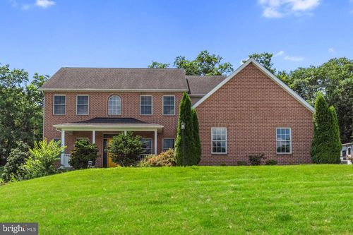 1852 Carrera Dr, Chambersburg, PA, 17202-8448 | Card Image