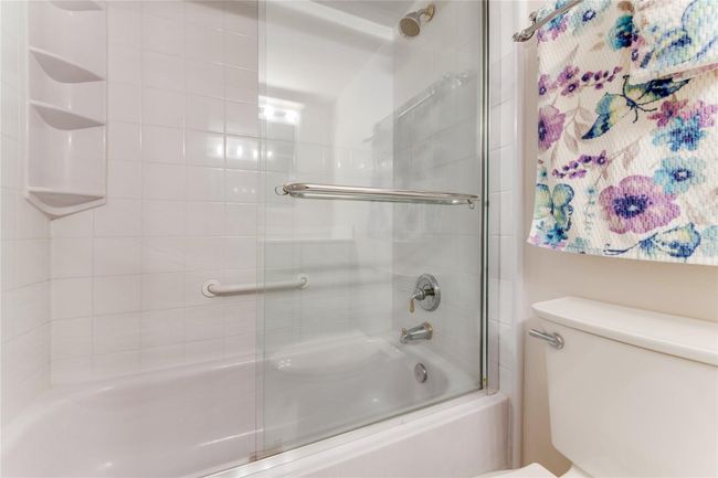 Tub & shower | Image 19