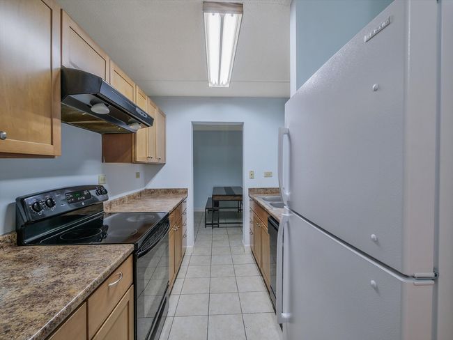 APT-202 - 5600 Astor Ln, Condo with 2 bedrooms, 1 bathrooms and 2 parking in Rolling Meadows IL | Image 8
