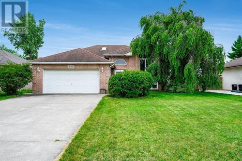 340 Sunnyside Blvd, Lasalle, ON, N9J3J3 | Card Image