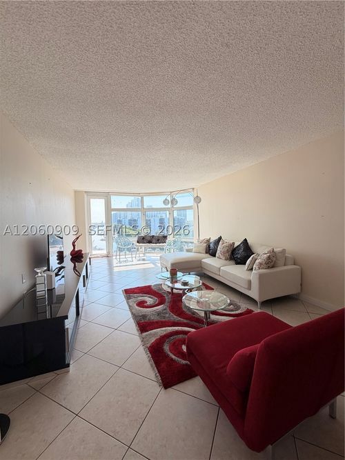 602-3375 N Country Club Dr, Aventura, FL, 33180-1652 | Card Image