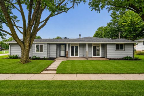 127 S Monroe St, Lisbon, IA, 52253-9798 | Card Image