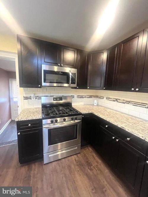 1109 W Silver St, PHILADELPHIA, PA, 19133-1216 | Card Image