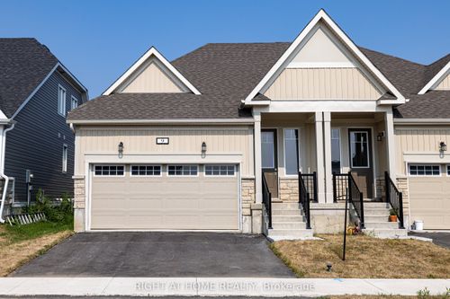 9 Golf Links Dr, Bath, ON, K0H1G0 | Card Image