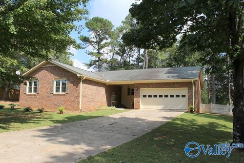 141 Wedgewood Terrace Rd, Madison, AL, 35757-8811 | Card Image