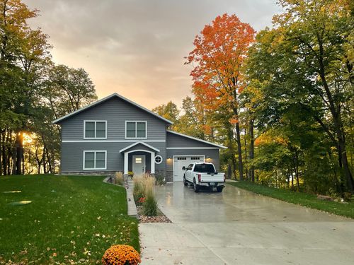 44555 Crystal Hills Way, Pelican Rapids, MN, 56572-7528 | Card Image