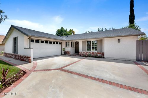 27987 Urbandale Ave, Saugus, CA, 91350-1916 | Card Image