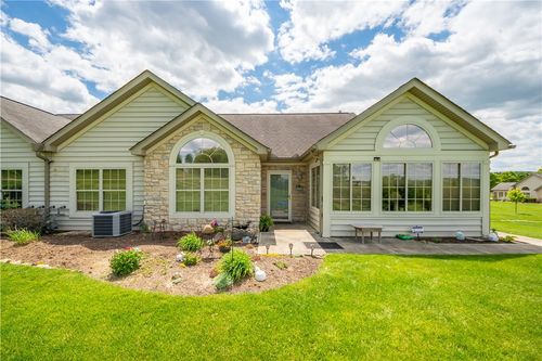 1905 Golf Course Dr, Washington, PA, 15301-2855 | Card Image