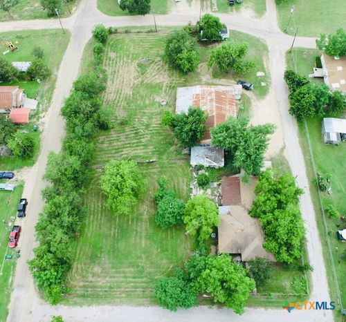 305 Yale Street, Cameron, TX, 76520 | Card Image