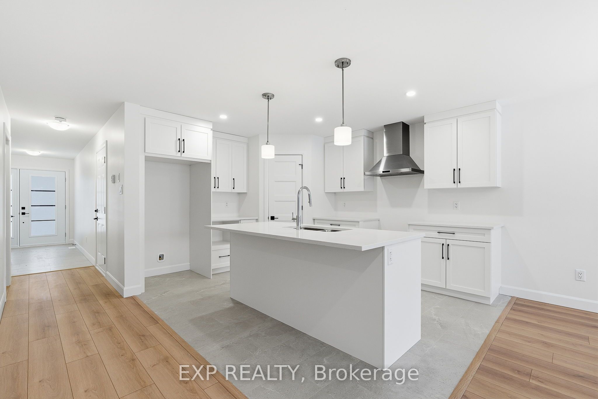 Residential in North Dundas 5
